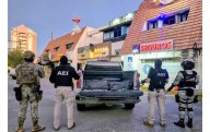 Catean el antro Lupe Lupe; hallan armas y cocaína