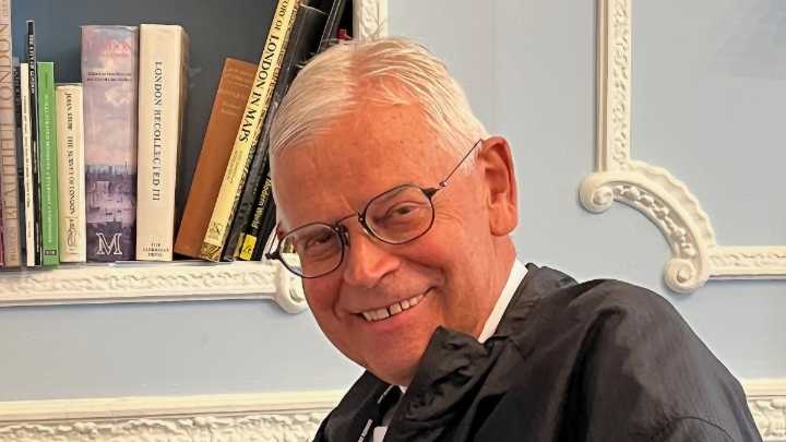 Alfred Sonnenfeld, médico y teólogo, 74 años: “Cuando aceptamos lo que nos pasa y pensamos en positivo, el cerebro trabaja más, pero también produce serenidad; la felicidad llega cuando logramos esa c