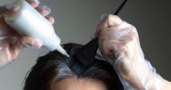 Adiós a las canas para siempre: la mezcla casera y natural para cubrirlas por completo en menos de 24 horas