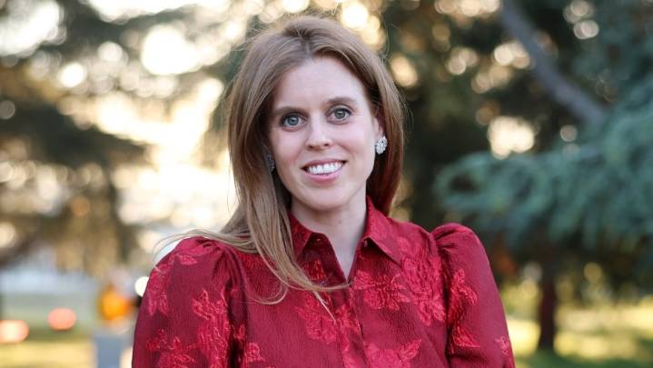 Princess Beatrice Heads to Dad Andrew’s Home in 1st Outing Amid Scandal