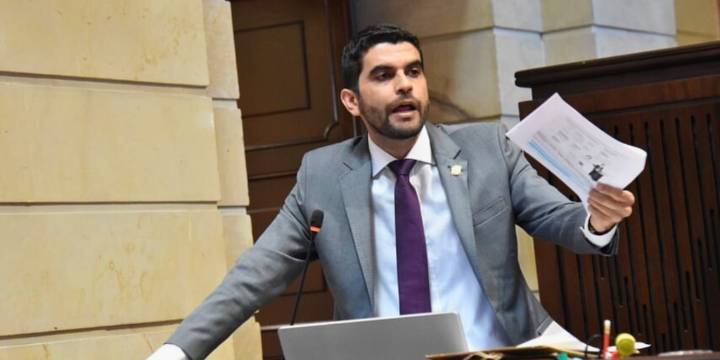 Hernán Cadavid criticó nombramiento de Ángela María Robledo como nueva presidenta de la junta directiva de Ecopetrol: “Que destrucción tan dolorosa”