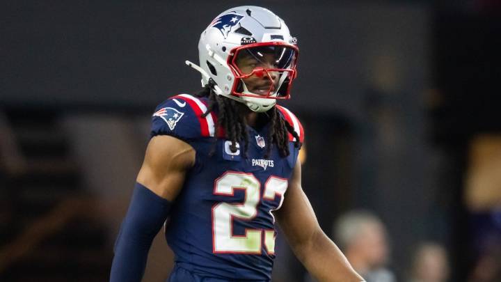 Patriots trading Kyle Dugger to Steelers in another pick swap deal: Report