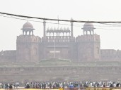 42% people in Delhi experiencing sore throat due to pollution:3 in 4 families report illness among members, Odisha prepares for cyclone montha