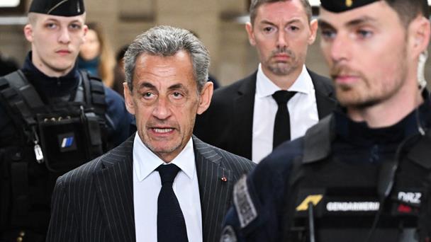 La justicia francesa informa a expresidente Sarkozy de su fecha de entrada en prisión
