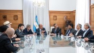 Ignacio Torres y Claudio Vidal se reunieron con Luis Caputo para avanzar en la eliminación de retenciones al petróleo