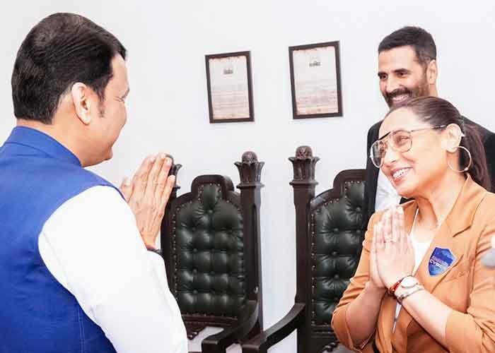 Rani Mukerji Supports Police Force; Shares Stage With Fadnavis, Akshay Kumar To Raise Awareness Against Cyber Crime