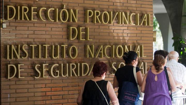 España no exige a los jubilados acreditar que siguen vivos para cobrar la jubilación