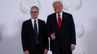 Trump se Toma Foto con Líderes Presentas en Firma de Acuerdo de Paz en Gaza