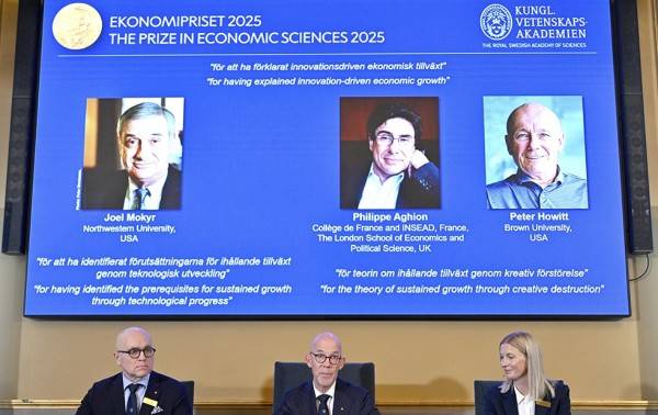 Dan Nobel a 3 por explicar impulso económico de innovación