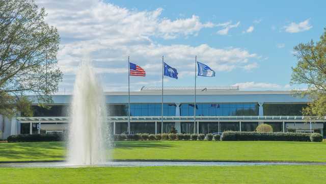 Greenville-Spartanburg airport hosts food drive for federal workers