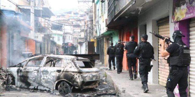 Al menos 64 muertos en operación contra narcotraficantes en favelas de Río de Janeiro