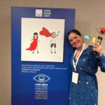 Caricaturista venezolana-mexicana Camila de la Fuente gana el premio “Empowered Girls, Empowered Futures” en Concurso Internacional de Caricatura Aydın Doğan