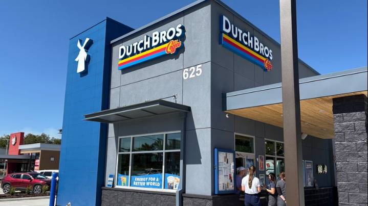 Popular coffee shop chain Dutch Bros opens near LSU campus