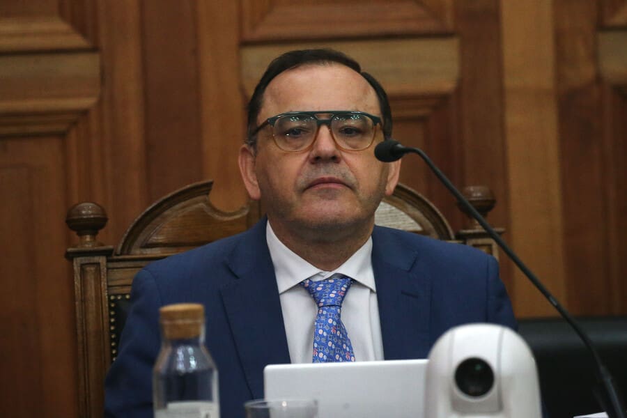 Diputados aprueban acusación constitucional contra ministro Antonio Ulloa