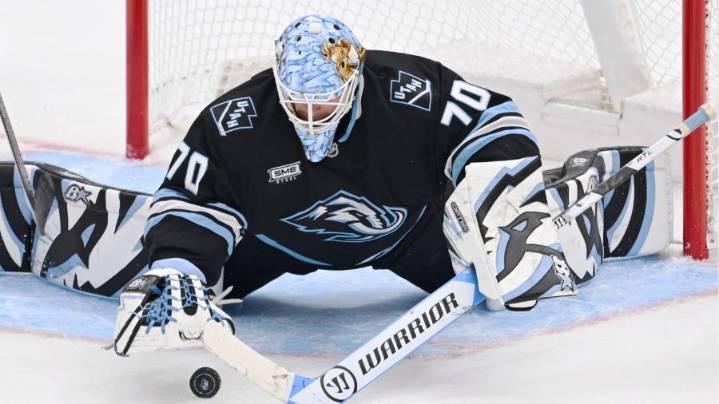 Karel Vejmelka Makes Magical Save To Keep Mammoth Close Vs. Colorado