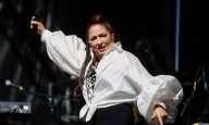 Gloria Estefan conquista Madrid con un canto a la unidad en la fiesta de la Hispanidad