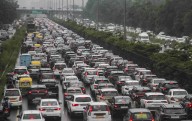 Traffic jam on Mumbai-Ahmedabad highway; over 500 students stuck for 12 hours