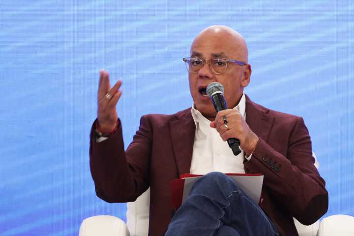 Jorge Rodríguez llama a «cuidar la paz» y pide defenderla