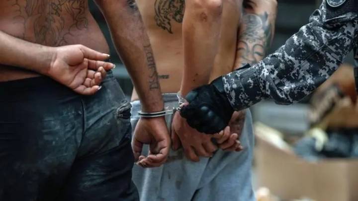 Qué es el Comando Vermelho y cuánto poder tiene la banda criminal que motivó el letal opeativo en Río de Janeiro