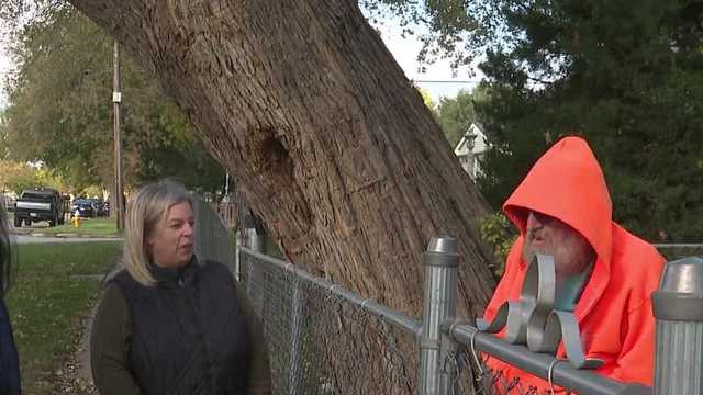'Kindness goes a long way': Neighbors help Council Bluffs man win much needed new free roof