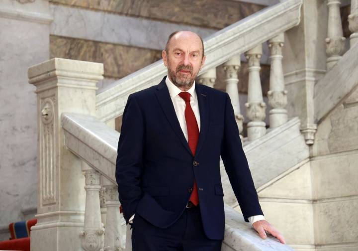 Juan Cofiño, presidente de la Junta, de baja médica