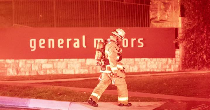 More than 100 firefighters battle hazardous blaze at General Motors in Pasadena