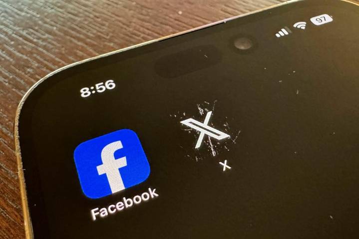 David M. Drucker: Politicians need to stop being so online
