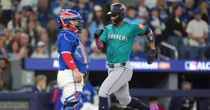 Seattle Mariners le pega de visita a Toronto Blue Jays para llevarse el primer juego en la Serie de Campeonato
