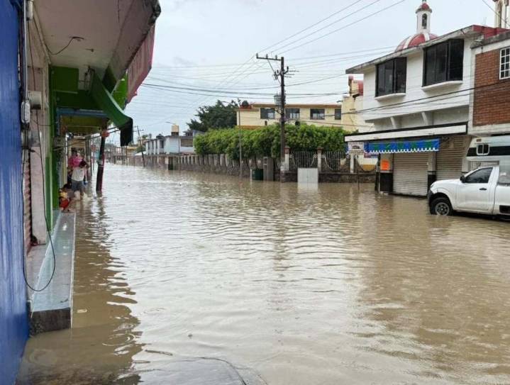 Alerta en Veracruz por inundaciones; se desbordan ríos y continúa suspensión de clases