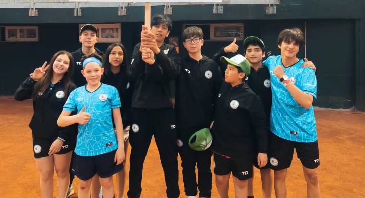 Tenista de Coyhaique se corona vicecampeón en dobles del Torneo Nacional Escolar