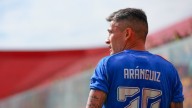 Charles Aránguiz se perderá el clásico universitario por insólita expulsión ante Palestino