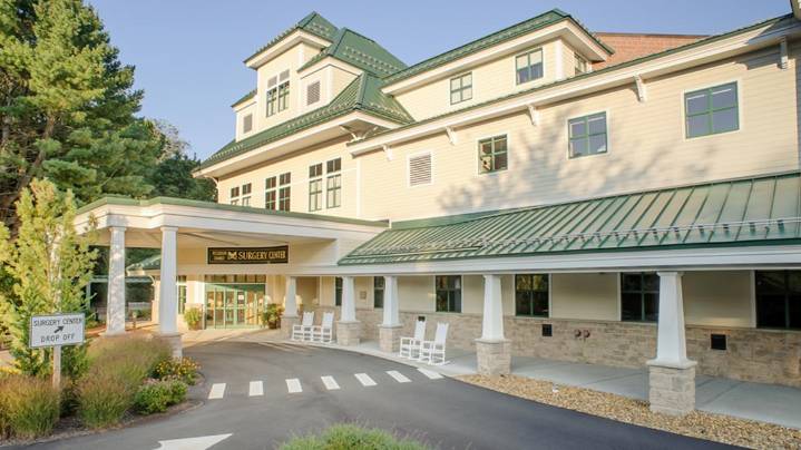 York Hospital takes steps toward joining the MaineHealth system