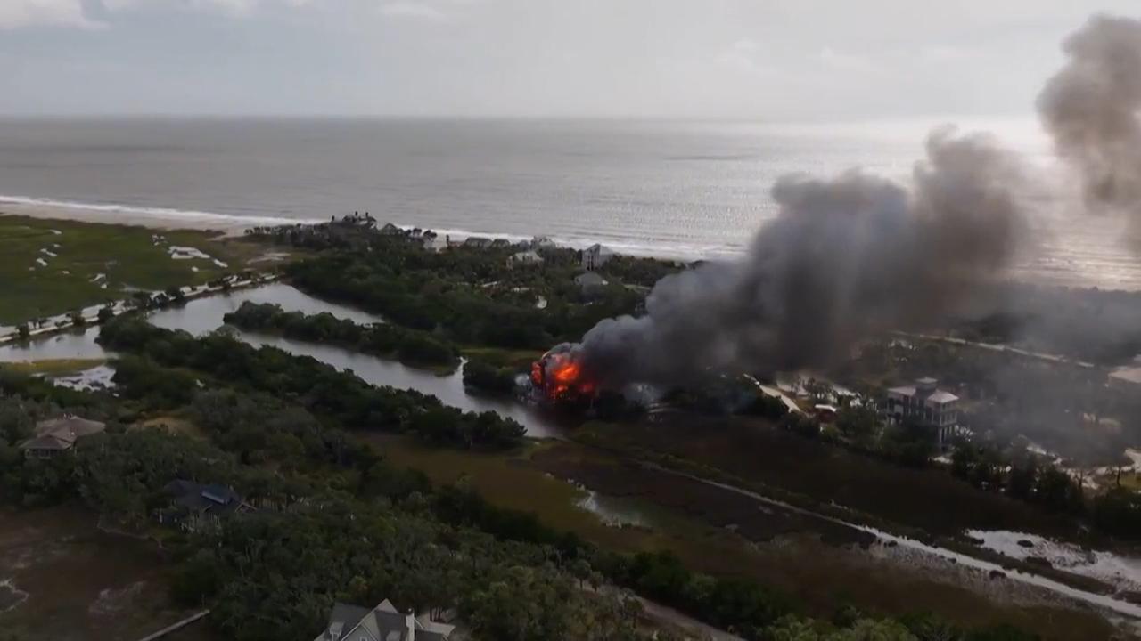 Agents investigate cause of fire that destroyed judge’s home on South Carolina island