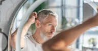 Las canas podrían proteger frente al cáncer, según un nuevo estudio