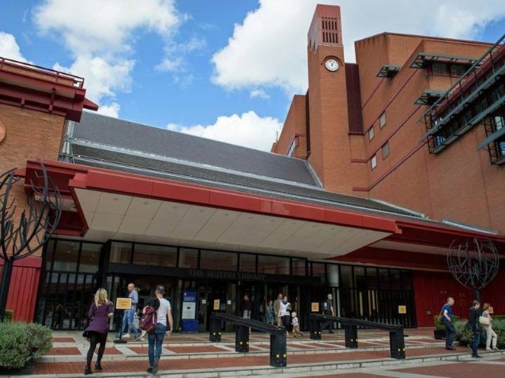 Oscar Wilde's grandson to collect reissued British Library pass