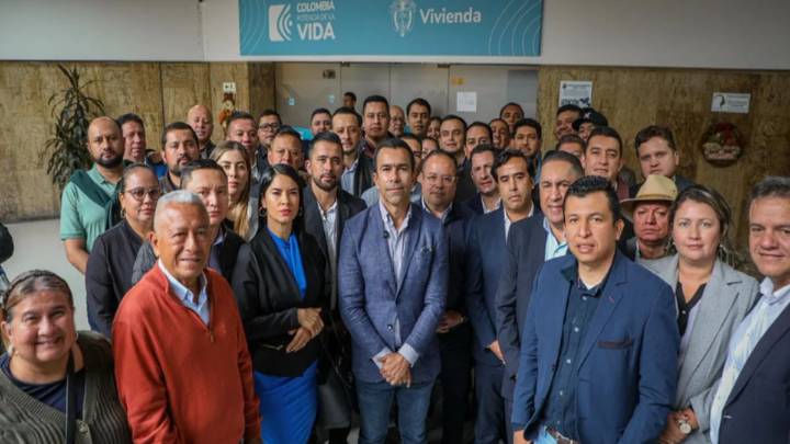 Gobernador Rey y más de 70 alcaldes exigen al MinVivienda la liberación inmediata de $820.000 millones para proyectos hídricos