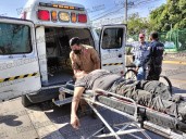 Motociclista al borde de la muerte tras accidente en el fraccionamiento Las Aves