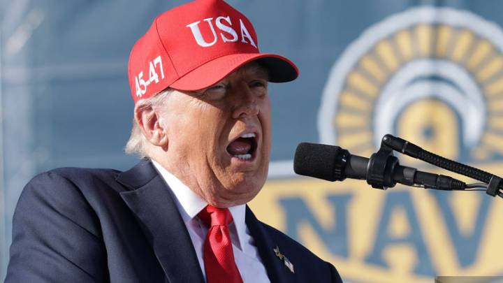 Trump Gets Personal Military Display in Show of Strength at Navy’s 250th Anniversary