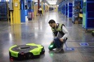 Amazon ha calculado cuánto cuesta prescindir de 600.000 empleados: 30 centavos por artículo vendido y muchos robots