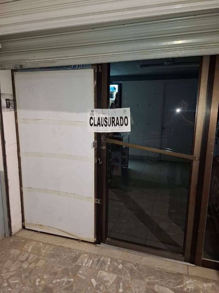 Clausura Gobernación 3 comercios que venden licor en Juárez