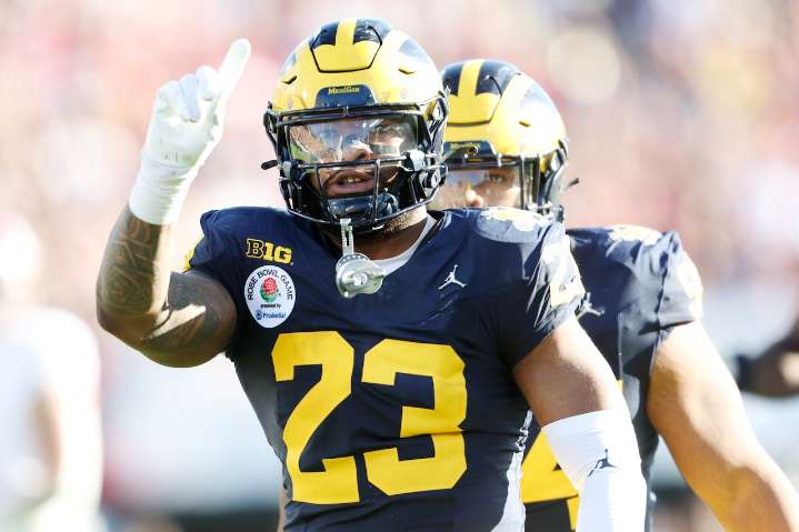 Pittsburgh Steelers try out former Michigan star linebacker
