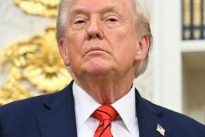 Trump issues order to pay military as US shutdown drags on