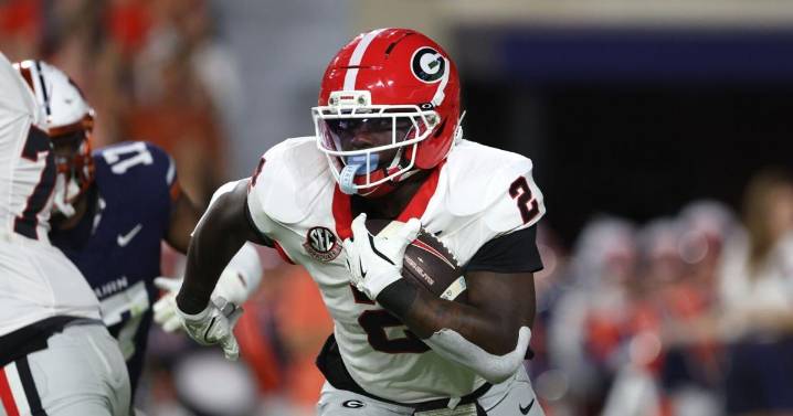 No. 10 Georgia overcomes slow start to beat Auburn for ninth straight time