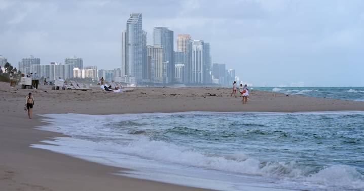 Canadian snowbird planning to avoid U.S. travel this winter: survey