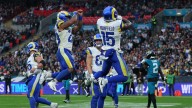 Konata Mumpfield celebró su primer touchdown a lo Cristiano Ronaldo en victoria de los Rams sobre los Jaguars en Londres