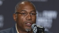 Lennox Lewis aconseja a Oleksandr Usyk retirarse en la cima
