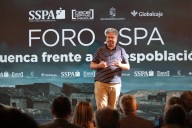 Sergio del Molino: «Es momento de serenarse y estos foros contra la despoblación ayudan a centrar el tiro»