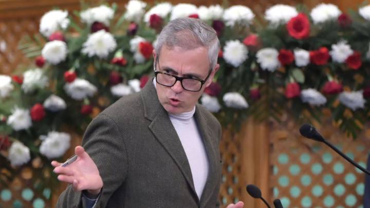 Omar Abdullah refrains from responding to LG's statehood for J