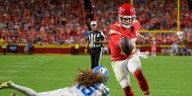 Mahomes’ 4 touchdowns help Chiefs beat Lions, 30