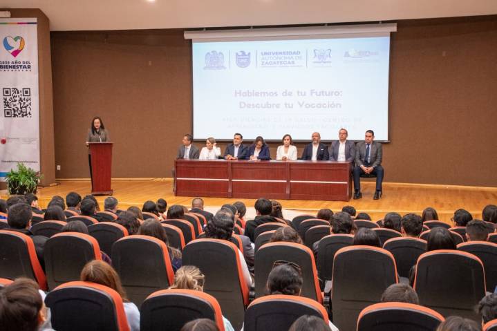 Realizan conversatorio en Ciencias de la Salud